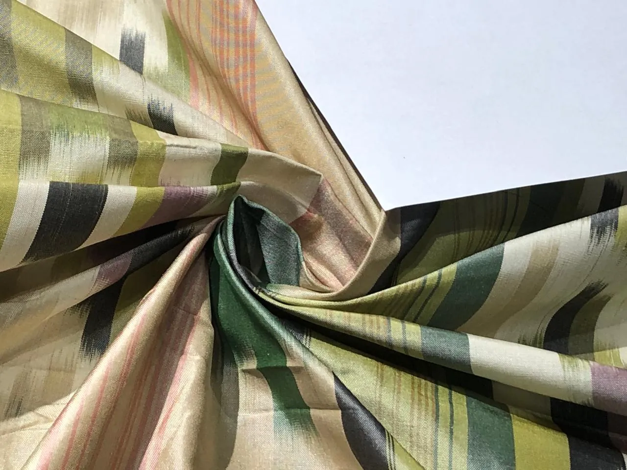 100% silk taffeta fabric SHADES OF  BEIGE ,TEAL AND GREEN  54&quot; wide TAFNEWC13[2] SINGLE LENGTH OF 3.60 YARDS