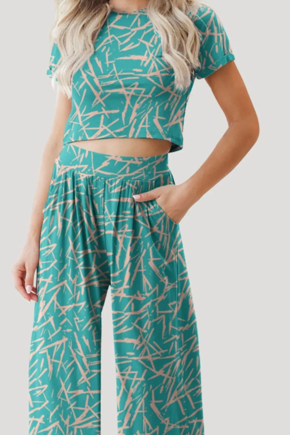 TEEK - Pleasant Print Round Neck Short Sleeve Top Pants Set