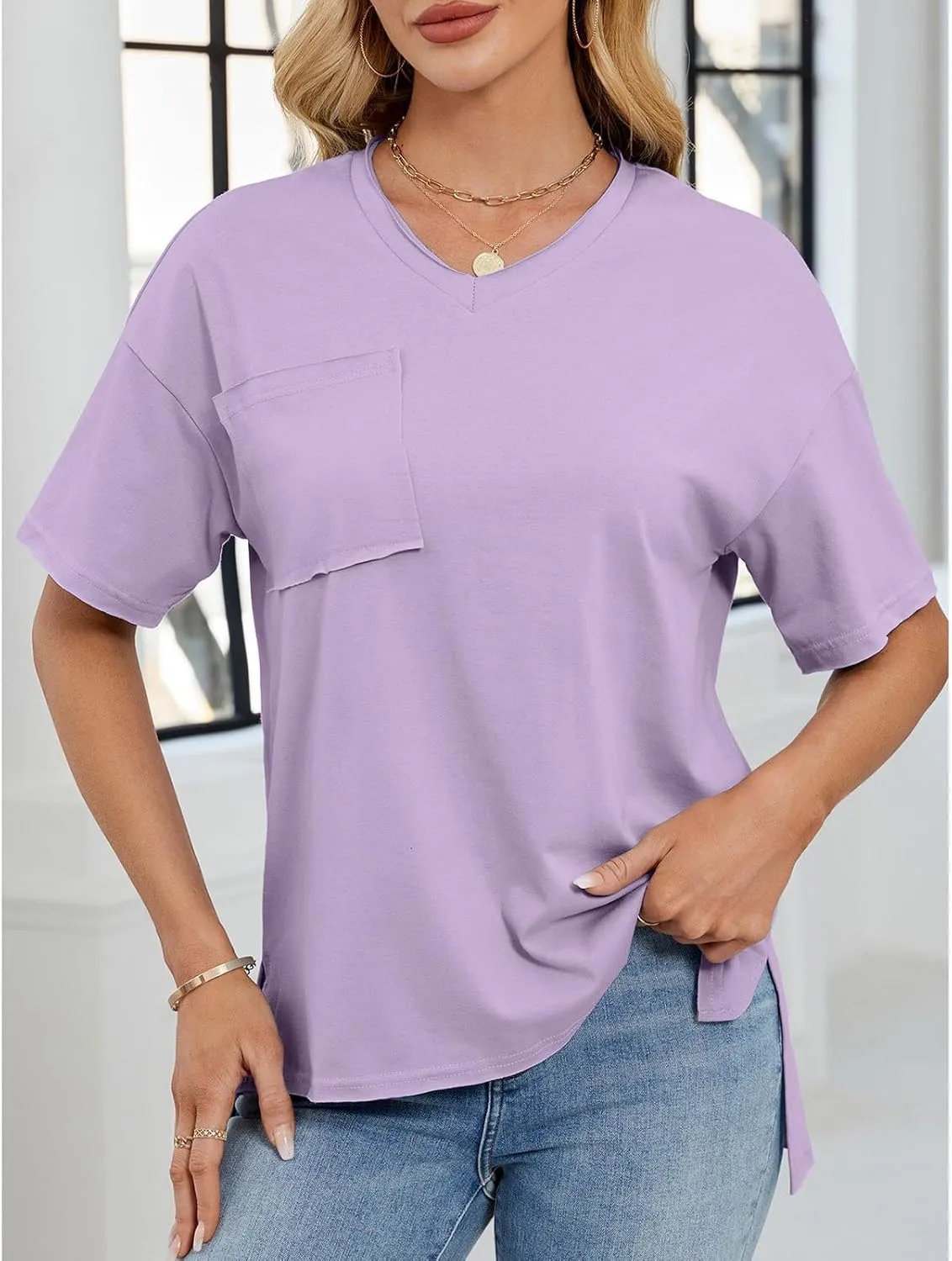 Women T Shirts Oversized Short Sleeve V Neck 2025 Summer Casual Loose Tops Basic Tee Shirts Outfits with Pockets