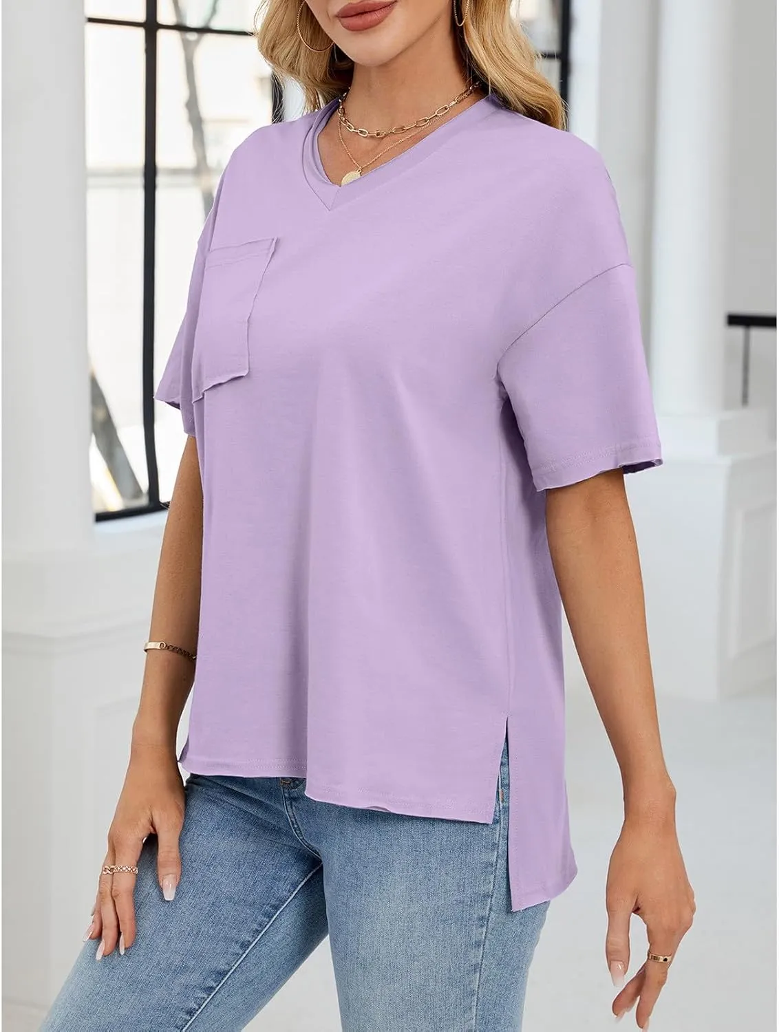 Women T Shirts Oversized Short Sleeve V Neck 2025 Summer Casual Loose Tops Basic Tee Shirts Outfits with Pockets