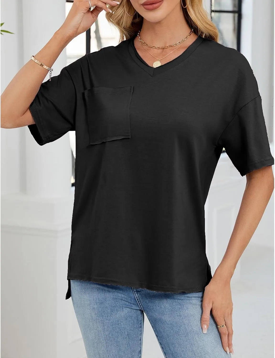 Women T Shirts Oversized Short Sleeve V Neck 2025 Summer Casual Loose Tops Basic Tee Shirts Outfits with Pockets