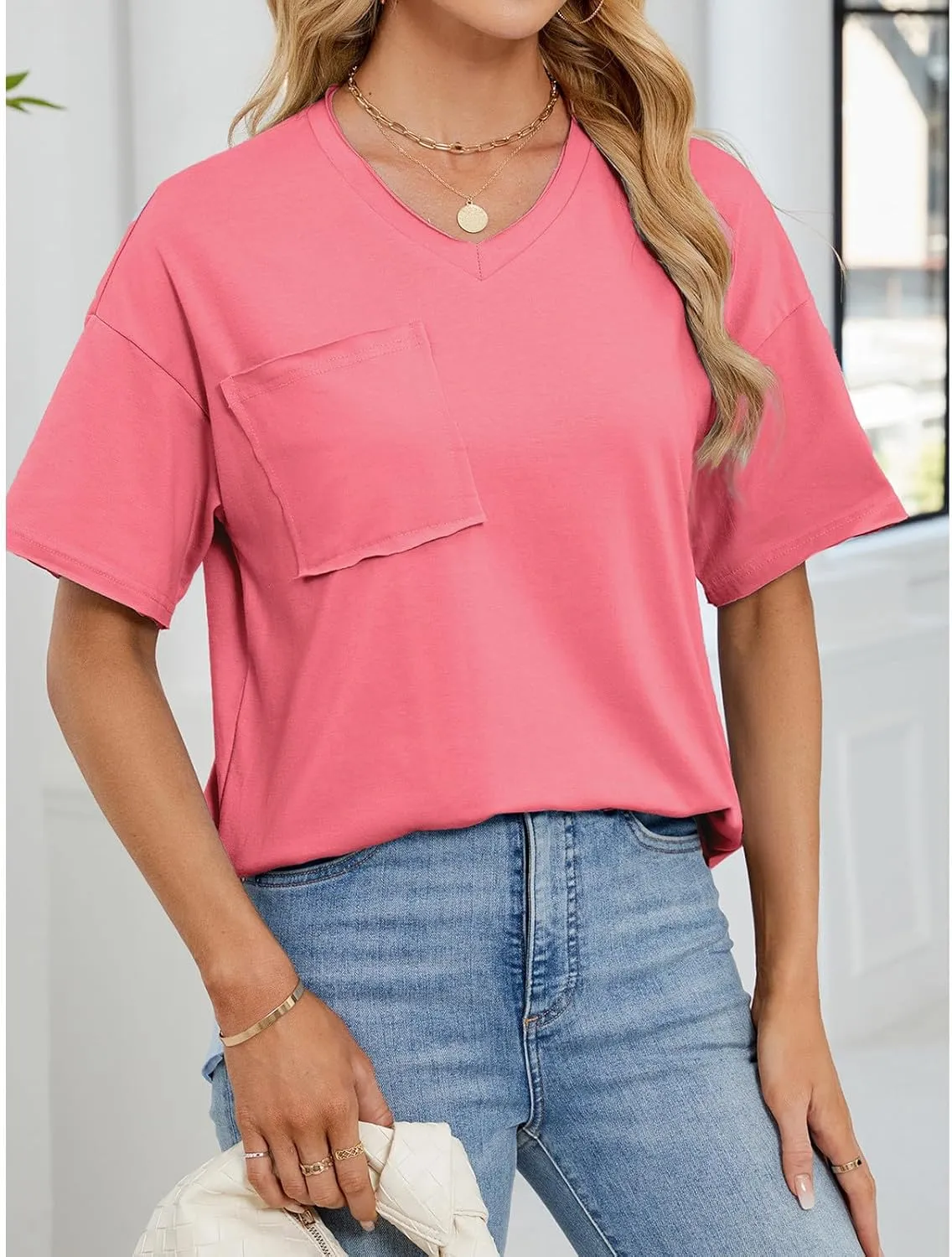 Women T Shirts Oversized Short Sleeve V Neck 2025 Summer Casual Loose Tops Basic Tee Shirts Outfits with Pockets