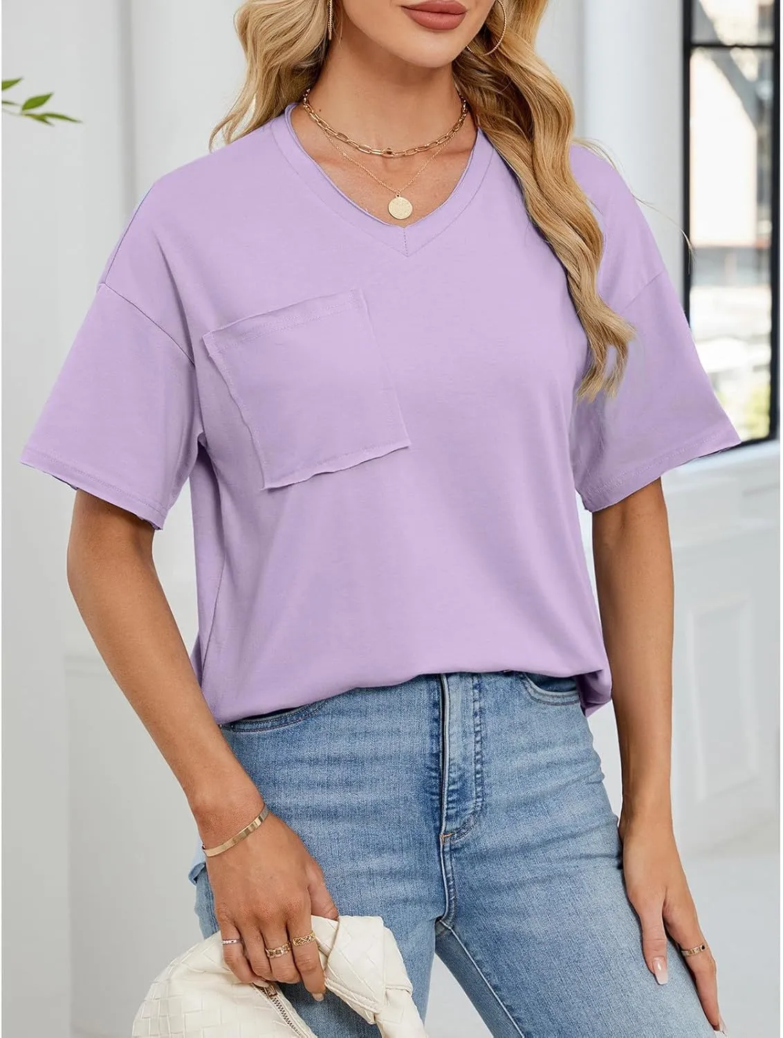 Women T Shirts Oversized Short Sleeve V Neck 2025 Summer Casual Loose Tops Basic Tee Shirts Outfits with Pockets