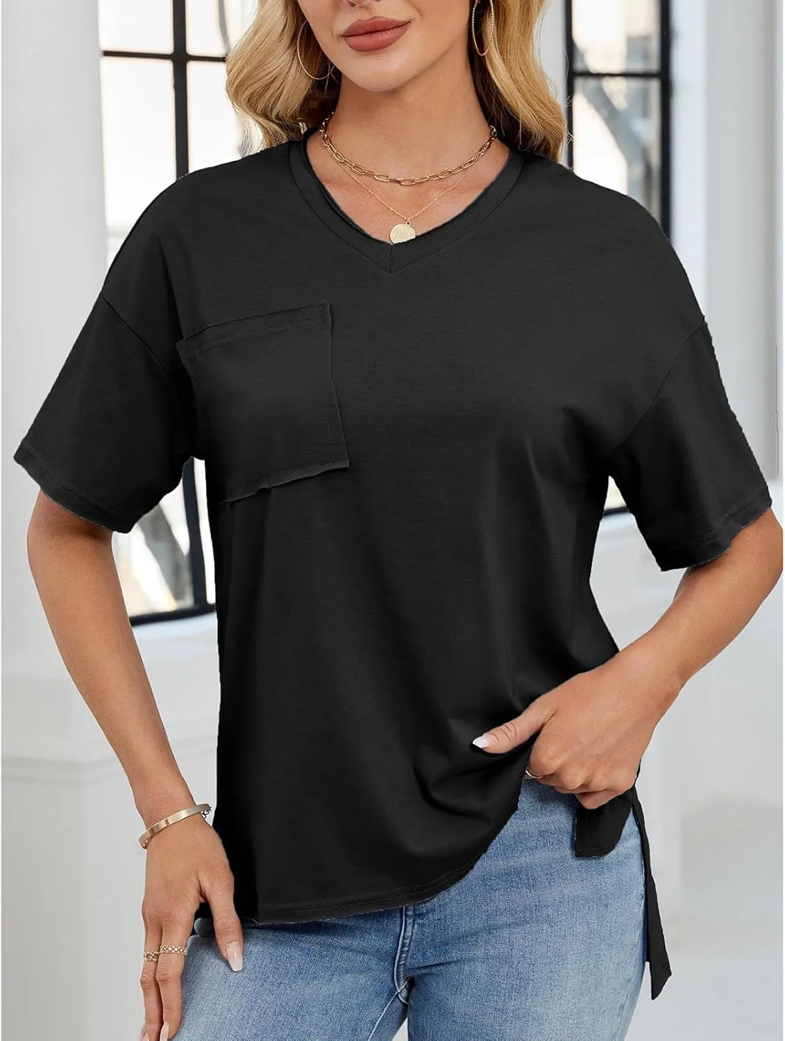 Women T Shirts Oversized Short Sleeve V Neck 2025 Summer Casual Loose Tops Basic Tee Shirts Outfits with Pockets